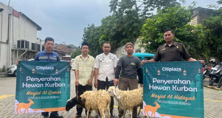 Pneyerahan hewan Qyrban dari Citiplaza Bogor kepada melalui Masjid Al Qomar dan Masjid Al Hidayah. Foto/Adiwirman