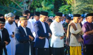 Wali Kota Dedie A Rachim saat melaksanakan sholat ied, Foto/Diskominfo Kota Bogor Wali Kota Dedie A Rachim saat melaksanakan sholat ied, Foto/Diskominfo Kota Bogor