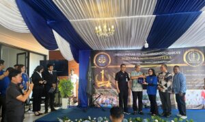 Wali Kota Bogor, Dedie A Rachim bersama Lembaga Bantuan Hukum (LBH) dan Lembaga Ekonomi Kreatif Bersama Adil Sejahtera (BAS) resmi mengoperasikan kantor sekretariat baru yang terintegrasi dengan Kantor Hukum Martini Osner & Associates di Bogor, Foto/Adi Wirman Wali Kota Bogor, Dedie A Rachim bersama Lembaga Bantuan Hukum (LBH) dan Lembaga Ekonomi Kreatif Bersama Adil Sejahtera (BAS) resmi mengoperasikan kantor sekretariat baru yang terintegrasi dengan Kantor Hukum Martini Osner & Associates di Bogor, Foto/Adi Wirman