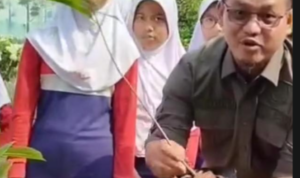 Ketua DPRD Kota Bekasi, Dr. Sardi Efendi, Foto/ISitimewa