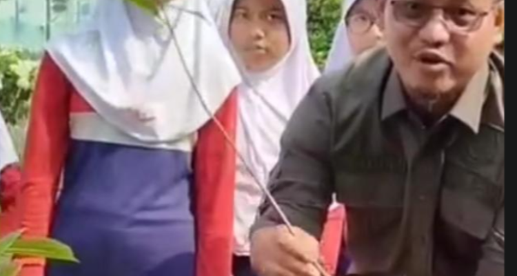 Ketua DPRD Kota Bekasi, Dr. Sardi Efendi, Foto/ISitimewa