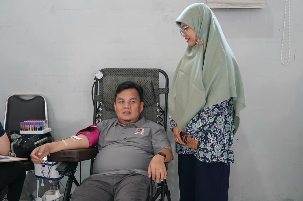 Ketua DPRD Kota Bogor, Dr. Adityawarman Adil sat mengikuti kegiatan Donor Darah, Foto/Setwan DPRD Kota Bogor