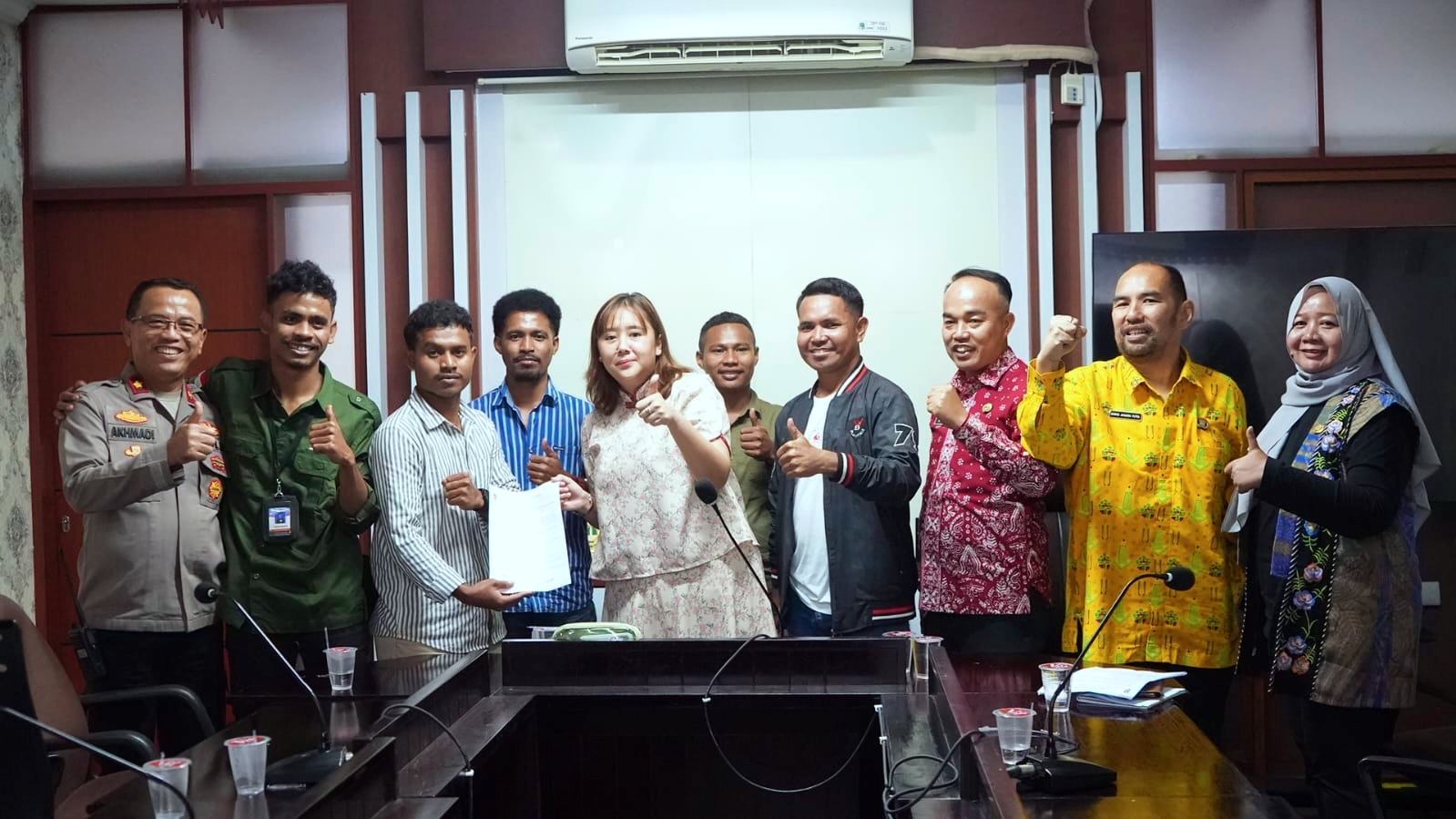 AMI melakukan audiensi dengan Komisi IV DPRD Kota Bekasi untuk menyampaikan aspirasi dan menyerahkan dokumen tuntutan terkait dugaan penyimpangan anggaran dalam pengadaan kendaraan Dinas Kesehatan, Foto/Setwan DPRD Kota Bekasi