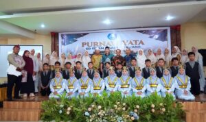 Ketua DPRD Kota Bekasi, Dr. Sardi Efendi,S.Pd., M.M menghadiri acara Purnawiyata Kelas VI Angkatan XVII SD Islam Baabut Taubah , Foto/Isitimewa