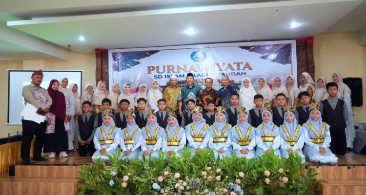 Ketua DPRD Kota Bekasi, Dr. Sardi Efendi,S.Pd., M.M menghadiri acara Purnawiyata Kelas VI Angkatan XVII SD Islam Baabut Taubah , Foto/Isitimewa