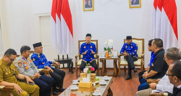 Wali Kota Bogor bersama Wakil Wali KOta Bogor, Dedie A Eachim dan Jenal Mutaqin, Foto/Isitimewa