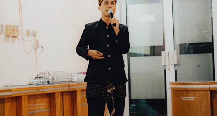 Direktur Lembaga Hubungan Internasional PP Kesatuan Mahasiswa Hindu Dharma Indonesia (KMHDI), Lingga Dharmananda Siana, Foto/Isitimewa