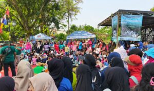 Masyarakat saat menghadiri Festival Ekonomi Kreatif Situ Gede, Foto/Maya Melina Masyarakat saat menghadiri Festival Ekonomi Kreatif Situ Gede, Foto/Maya Melina