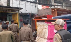 Satuan Polisi Pamong Praja (Satpol PP) Kota Bogor menggelar operasi penertiban besar-besaran terhadap Pedagang Kaki Lima (PKL), Foto/Isitimewa Satuan Polisi Pamong Praja (Satpol PP) Kota Bogor menggelar operasi penertiban besar-besaran terhadap Pedagang Kaki Lima (PKL), Foto/Isitimewa