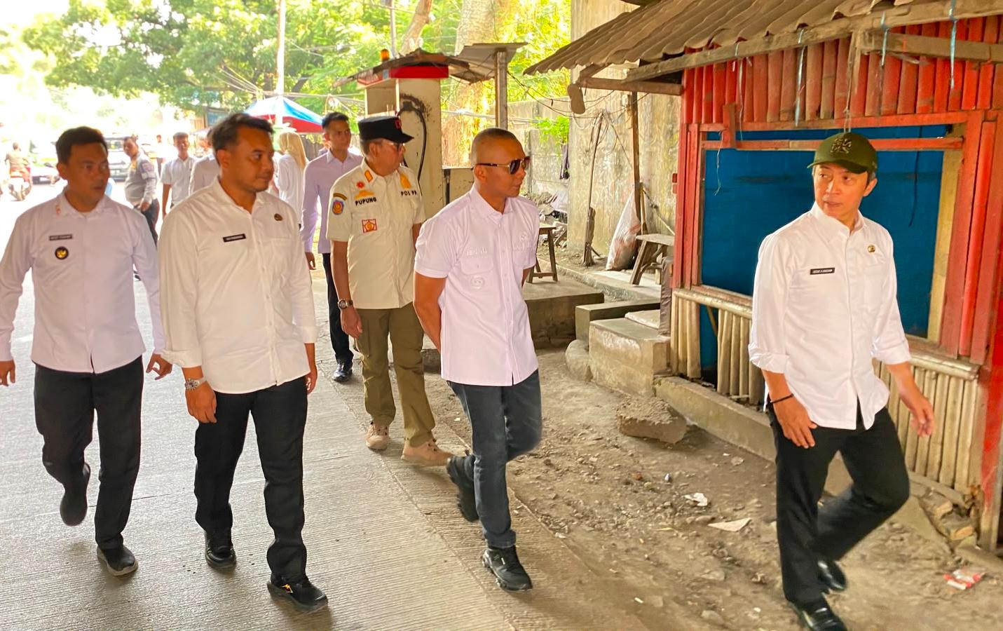 Wali Kota Bogor, Dedie A Rachim dan Wakil Wali Kota Bogor Jenal Mutatqin saat meninjau kawasan pintu masuk kota di wilayah Cimahpar, Kecamatan Bogor Utara, Diskominfo Kota Bogor
