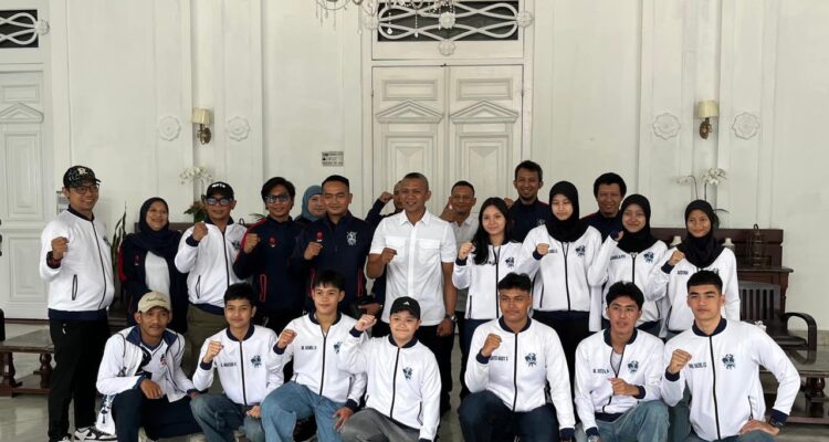 Foto bersama Pengurus Cabang Ikatan Anggar Seluruh Indonesia (IKASI) Kota Bogor bersama Wakil Wali Kota Bogor, Jenal Muttaqin, Foto/Isitimewa