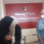 Ibu pelaku korban dan ibu pelaku saat berpelukan hingga terciptanya kata damai, Foto/Maya Mellina