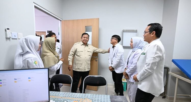 Presiden Prabowo Subianto meninjau sejumlah fasilitas pelayanan kesehatan di RSUD K.H. Muhammad Thohir Krui, Kabupaten Pesisir Barat, Provinsi Lampung, pada Rabu, 10 Juni 2026. Foto: BPMI Setpres/Muchlis Jr