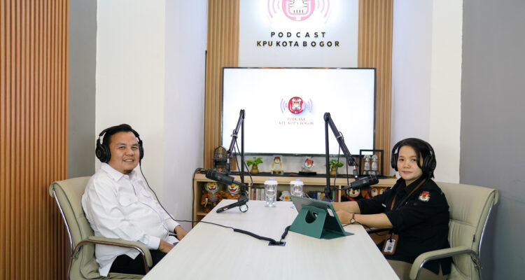 Ketua DPRD Kota Bogor saat mengikuti Podcast di KPUD Kota Bogor, Foto/Setwan DPRD KOta Bogor