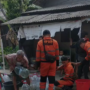 Warga Bubulak Kota Bogor saat mengisi air dengan galon yang disiapkan oleh BPBD, Foto/Isitimewa