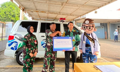 BRI saat menyerahkan ambulan ke rumah sakit hasan toto, Foto/Isitimewa