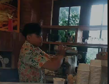 Supervisor Olla Cafe Taman Budaya, Arkhan (24), Foto/Maya Melina
