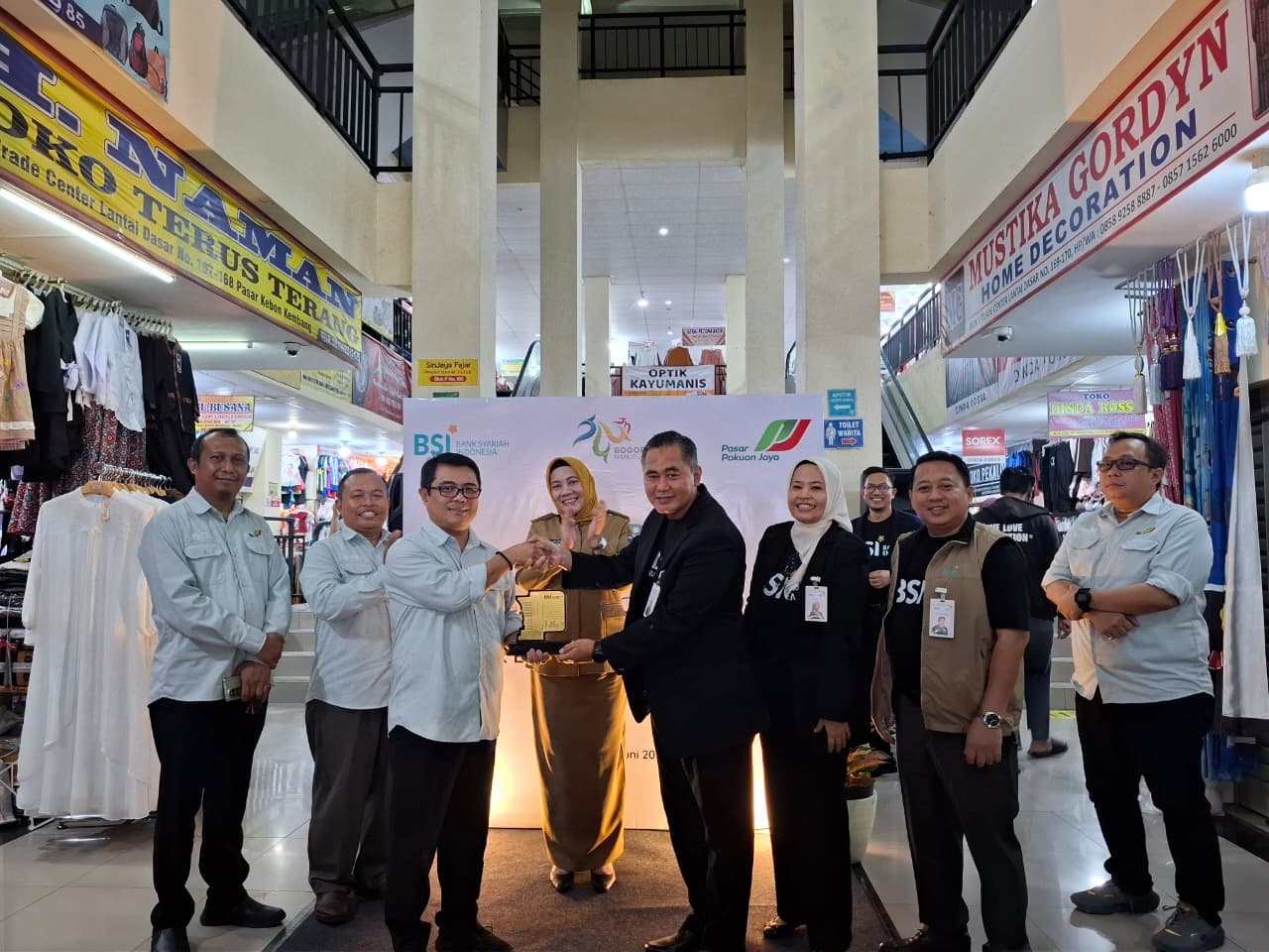 eresmian Sales Outlet Lapak Bank Syariah Indonesia (BSI) di Blok F Trade Center, Pasar Kebon Kembang, Kota Bogor, Foto/Isitimewa