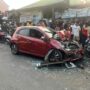 Salah satu kendaraan yang alami ringsek saat megalami kecelakaan beruntun di Perlintasan Kereta Ap Kebon Pedes, Kota Bogor, Foto/Adi Wirman