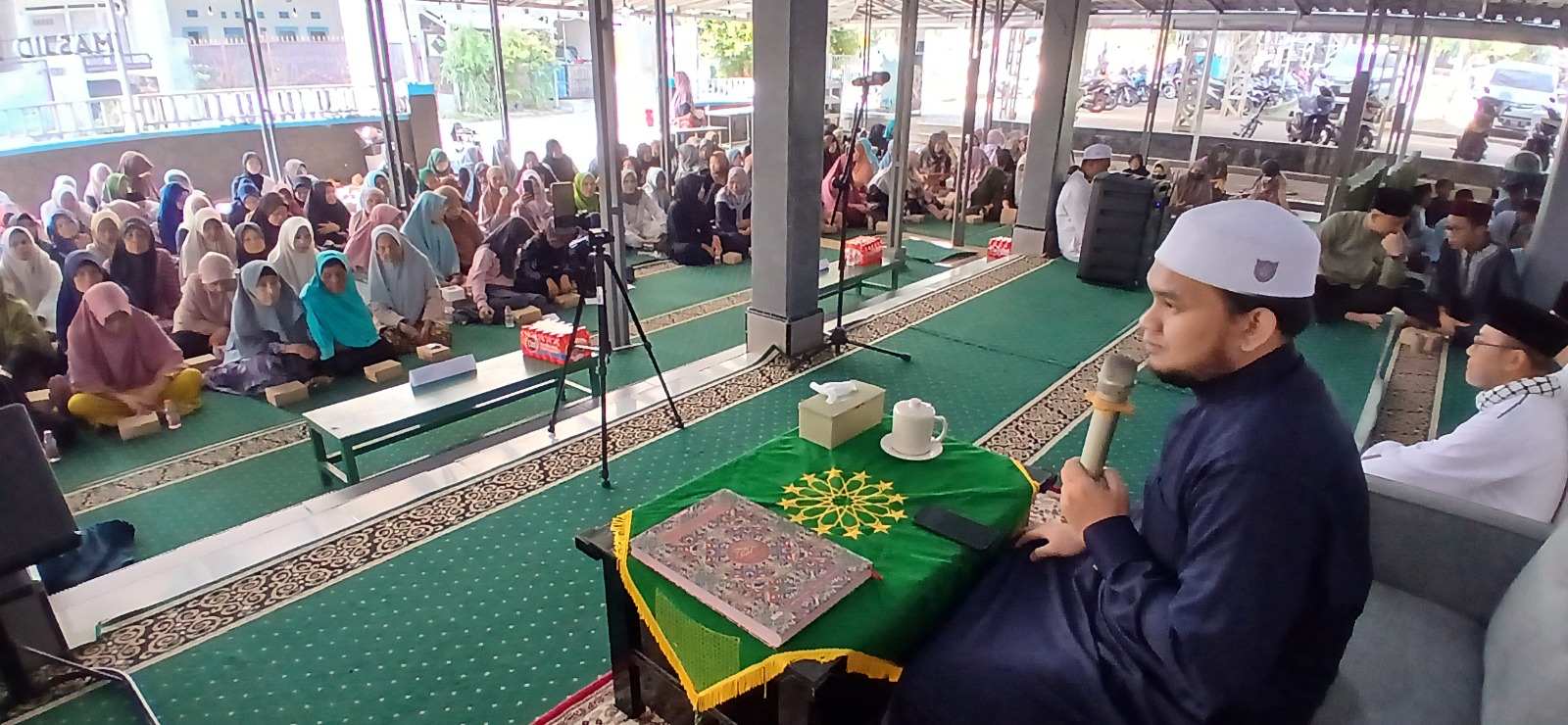 Melalui Tabligh Akbar Muharram 1448 H yang dirangkaikan dengan Santunan Anak Yatim dan Dhuafa, Masjid Al-Madinah, Foto/Isitimewa