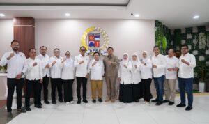 Foto bersama Ketua DPRD KOta Bogor bersama Pengurus Kadin , Foto/Setwan DPRD Kota Bogor Foto bersama Ketua DPRD KOta Bogor bersama Pengurus Kadin , Foto/Setwan DPRD Kota Bogor