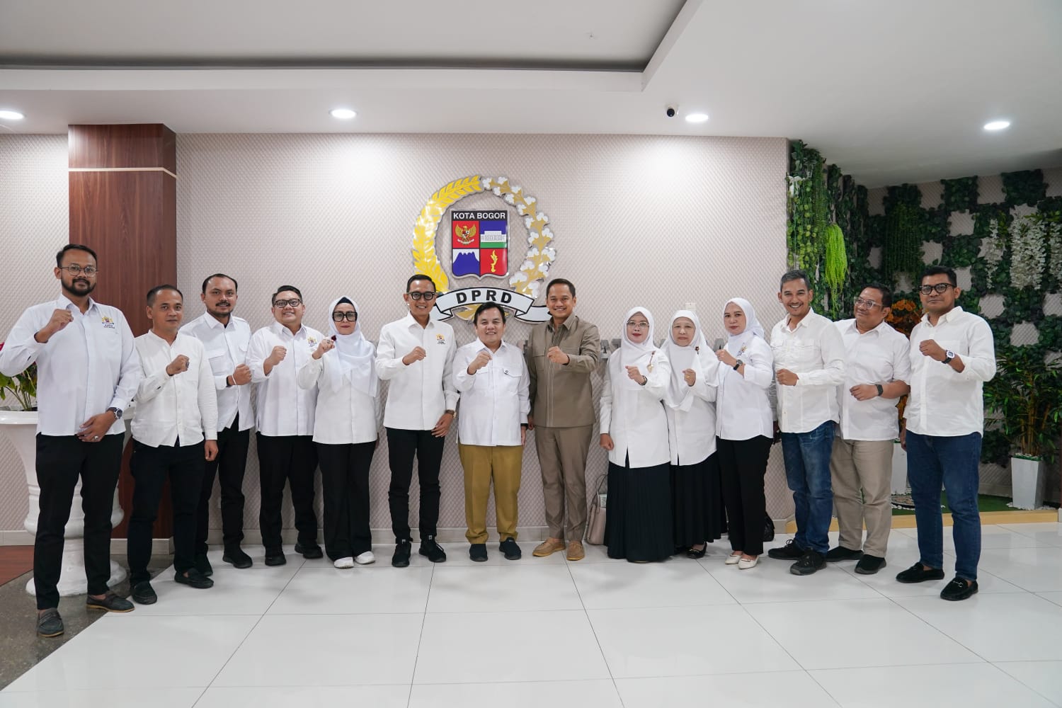 Foto bersama Ketua DPRD KOta Bogor bersama Pengurus Kadin , Foto/Setwan DPRD Kota Bogor