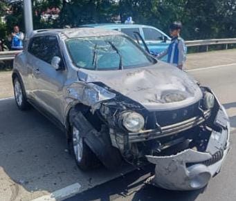 Komdisi mobil yang ringsek akibat tabrakan beruntun di Tol Jagorawi, Foto/Isitimewa