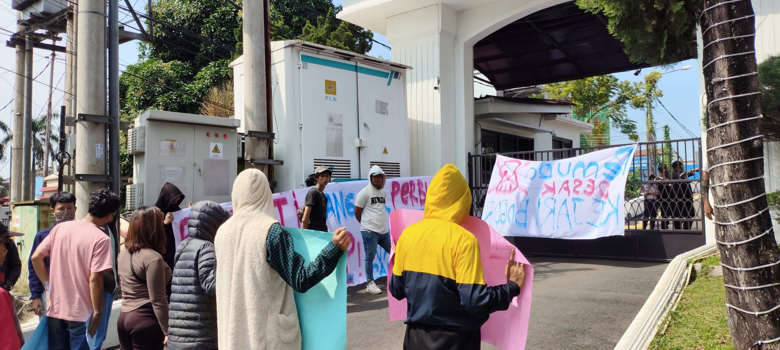 Sejumlah organisasi kepemudaan (OKP) menggelar aksi unjuk rasa di Kantor Kejaksaan Negeri (Kejari) Kabupaten Bogor, Foto/Isitimewa