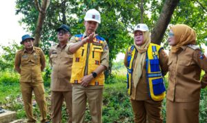 Wali Kota Bogor, Dedie A Rachim saat meninjau lokasi Pengolahan Sampah menjadi Energi Listrik (PSEL di Kayumanis, Foto/DIskominfo Kota Bogor Wali Kota Bogor, Dedie A Rachim saat meninjau lokasi Pengolahan Sampah menjadi Energi Listrik (PSEL di Kayumanis, Foto/DIskominfo Kota Bogor