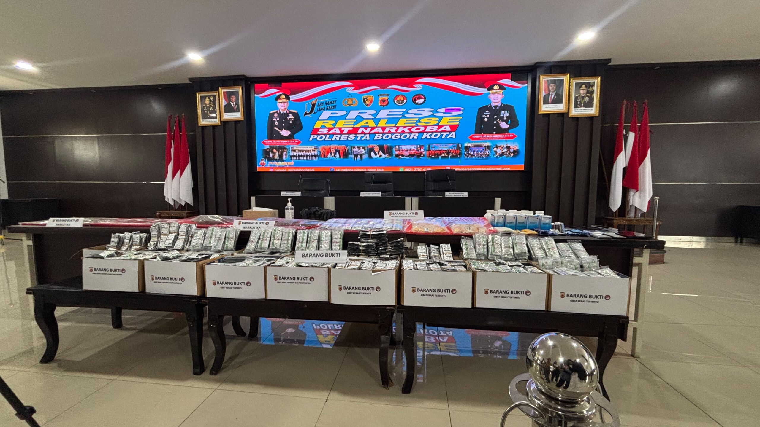 Penampakan barang bukti narkoba yang ditampilkan oleh Satnarkoba Polresta Bogor, Foto/Isitimewa