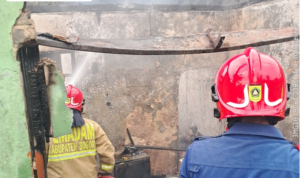 Kondisi kebakaran kios burung dan pakan dj Klapanunggal Bogor, Foto/Isitimewa Kondisi kebakaran kios burung dan pakan dj Klapanunggal Bogor, Foto/Isitimewa