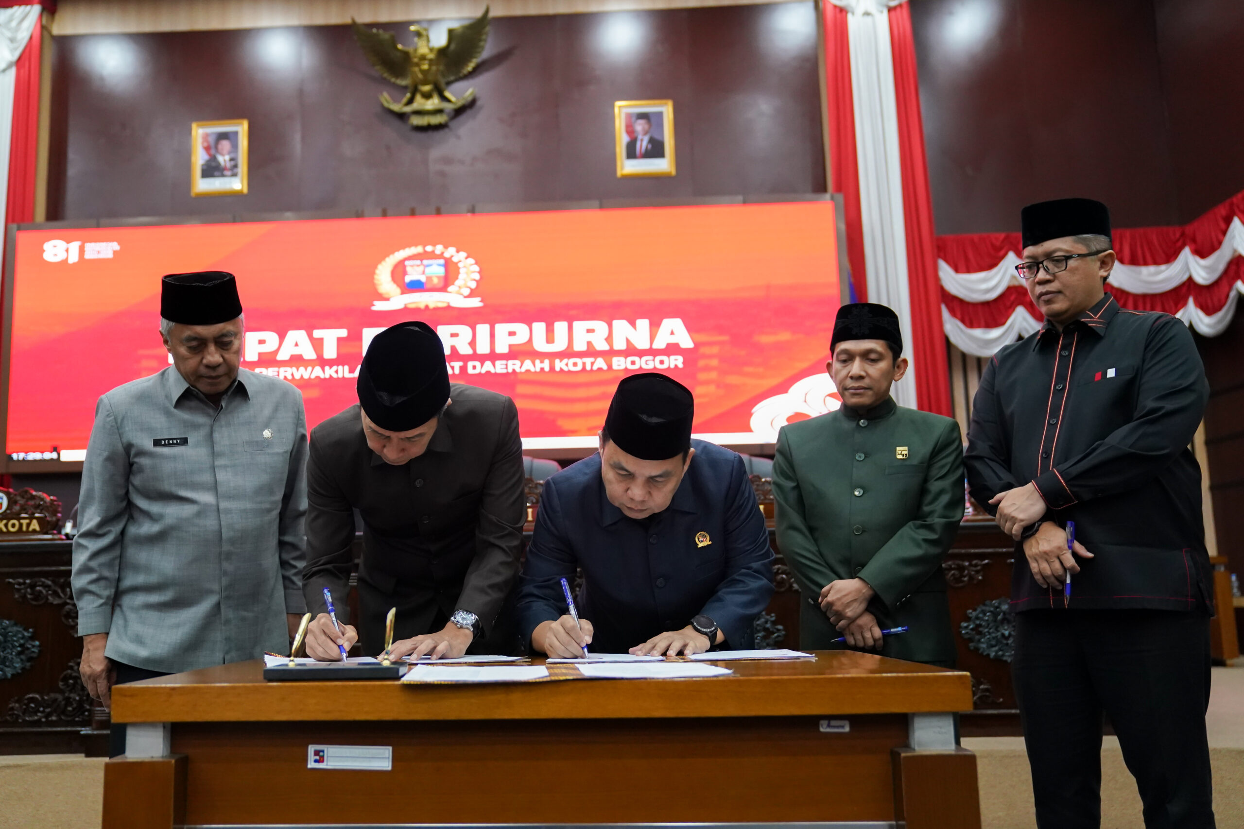 DPRD Kota Bogor bersama Pemerintah Kota (Pemkot) Bogor menyetujui Rancangan Peraturan Daerah (Raperda) tentang Pertanggungjawaban Pelaksanaan Anggaran Pendapatan dan Belanja Daerah (APBD) Tahun Anggaran (TA) 2025 dalam Rapat Paripurna yang digelar di Ruang Rapat Paripurna, Foto/Isitmewa