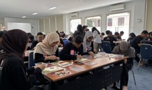 Pengunjung juga dapat mengikuti berbagai kelas edukasi berbasis praktik yang mengajak peserta mengenal tumbuhan dan lingkungan secara langsung, Foto/Isitimewa Pengunjung juga dapat mengikuti berbagai kelas edukasi berbasis praktik yang mengajak peserta mengenal tumbuhan dan lingkungan secara langsung, Foto/Isitimewa