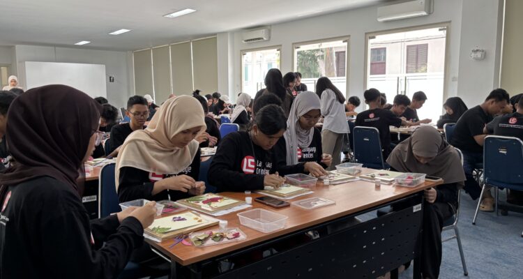 Pengunjung juga dapat mengikuti berbagai kelas edukasi berbasis praktik yang mengajak peserta mengenal tumbuhan dan lingkungan secara langsung, Foto/Isitimewa