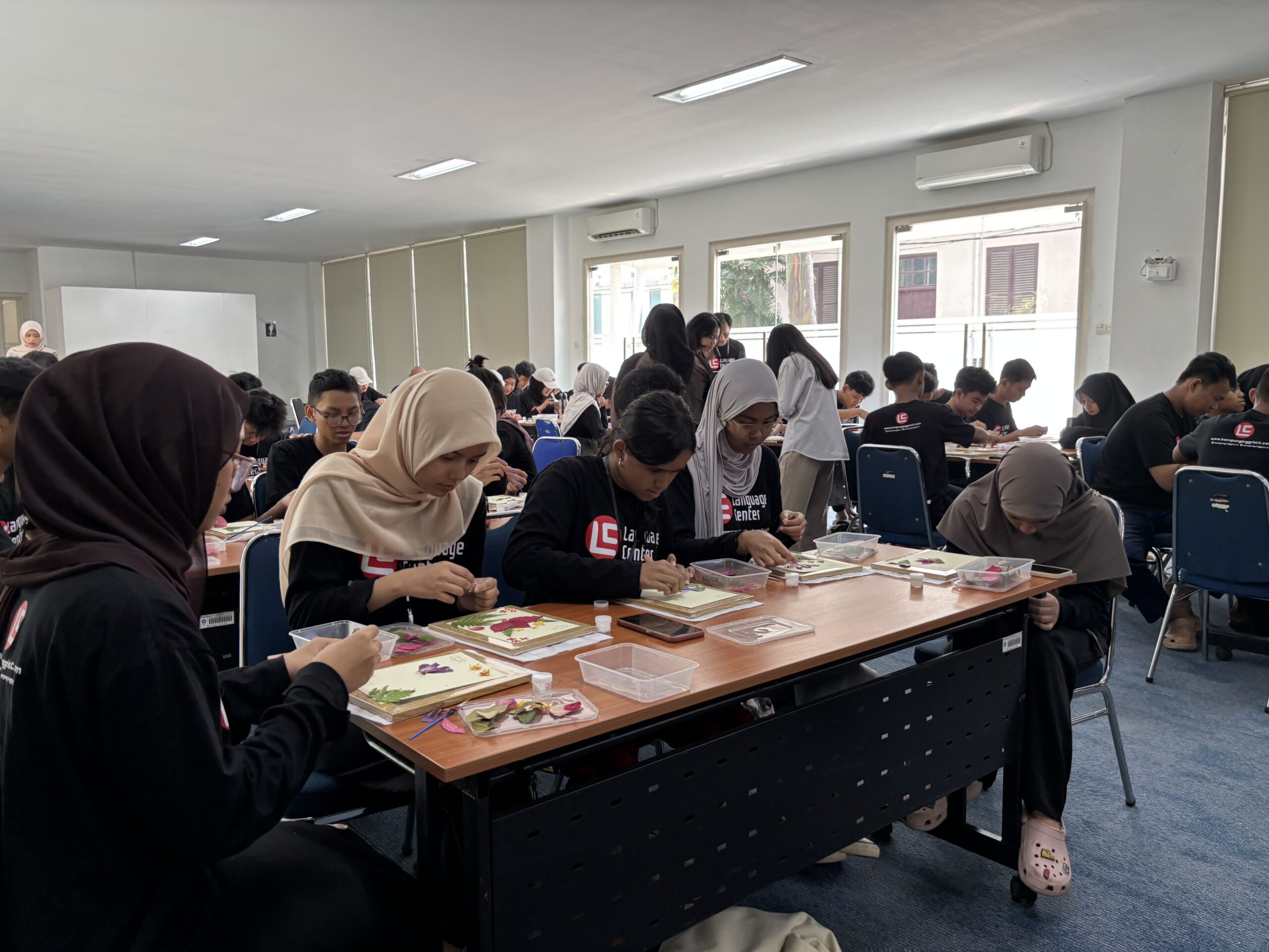 Pengunjung juga dapat mengikuti berbagai kelas edukasi berbasis praktik yang mengajak peserta mengenal tumbuhan dan lingkungan secara langsung, Foto/Isitimewa
