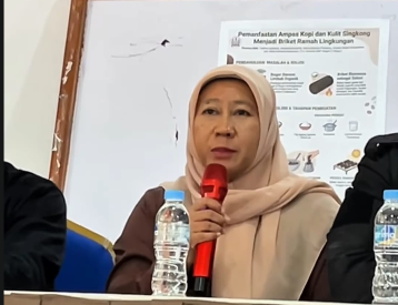Kepala SMPN 3 Kota Bogor, Reni Supriarti, Foto/Isitimewa
