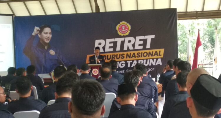 Menteri Sosial Saifullah Yusuf saat membuka Retret Pengurus Nasional Karang Taruna di Sentul Eco Edu Tourism Forest, Kabupaten Bogor, Foto/Isitimewa