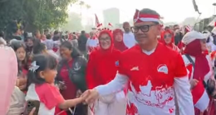 Wamendagri, Bima Arya Sugiarto saat mengikuti Kirab Merah Putih di Kota Bogor, Foto/Isitmewa