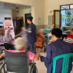 s tim Program Kreativitas Mahasiswa Pengabdian kepada Masyarakat (PKM-PM) IPB University dari tim MENYALA PANTIKU di Panti Wredha Kamilus (PWK) Bogor., Foto/Isitimewa