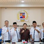 Foto bersama Ketua DPRD Kota Bogor, Adityawarman Adil bersama pengurus GMKB, Foto/Setwan DPRD Kota Bogor