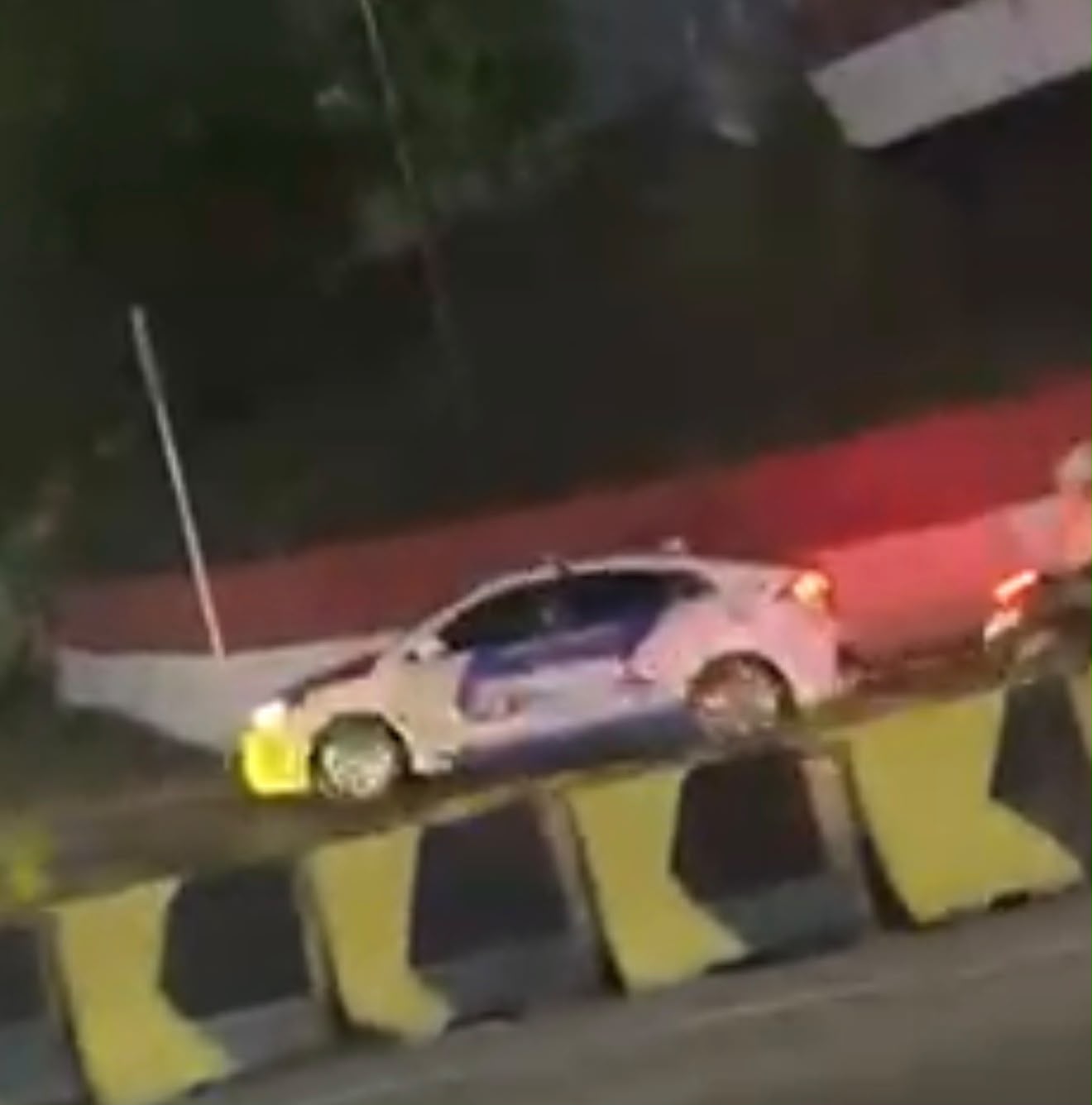 Diduga Mobil Polisi Lawan Arus di Sentul, Foto/Isitimewa