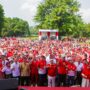 Foto bersama Wali Kota Bigir Dedie A Rcahim bersama warga dalam rangka Hut RI ke 81 di Istana Bogor, Foto/Isitmewa
