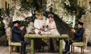 Presiden Prabowo Subianto dan Presiden ke-7 RI Joko Widodo (Jokowi) menghadiri prosesi akad nikah Rizky Irmansyah dengan Chika Yenalovi, Foto/Isitmewa