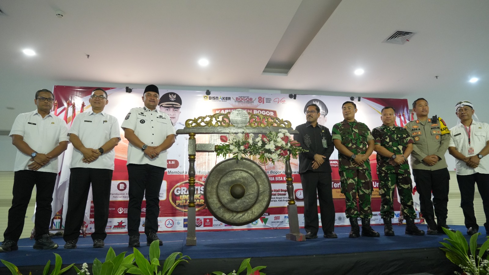 Bupati bogor, Rudy susmanto, saat membuka Career Center Pemerintah Kabupaten (Pemkab) Bogor sebagai pusat layanan informasi ketenagakerjaan, Foto/ Diskominfo Kabupaten Bogor