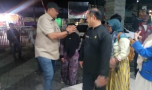 Bupati Bogor Rudy Susmanto saat meninjau lkorban keracunan MBG, Foto/Diskominfo Kabupaten Bogor