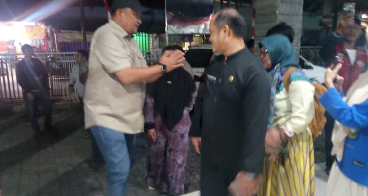 Bupati Bogor Rudy Susmanto saat meninjau lkorban keracunan MBG, Foto/Diskominfo Kabupaten Bogor