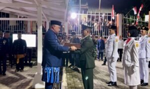 Bupati Bogor, Rudy Susmanto saat melakukan penjemputan bendera Pusaka di Malasari Nanggung Bogor, Foto/Diskominfo Kabupaten Bogor Bupati Bogor, Rudy Susmanto saat melakukan penjemputan bendera Pusaka di Malasari Nanggung Bogor, Foto/Diskominfo Kabupaten Bogor