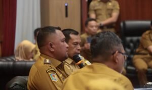 Bupati Bogor, Rudy Susmanto saat memimpin rapat, Foto/Diskominfo Kabupaten Bogor Bupati Bogor, Rudy Susmanto saat memimpin rapat, Foto/Diskominfo Kabupaten Bogor