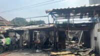 Kondisi kebakaran kios warmindo di Jalan Paledang, Kota Bogor, Foto/Adi Wirman