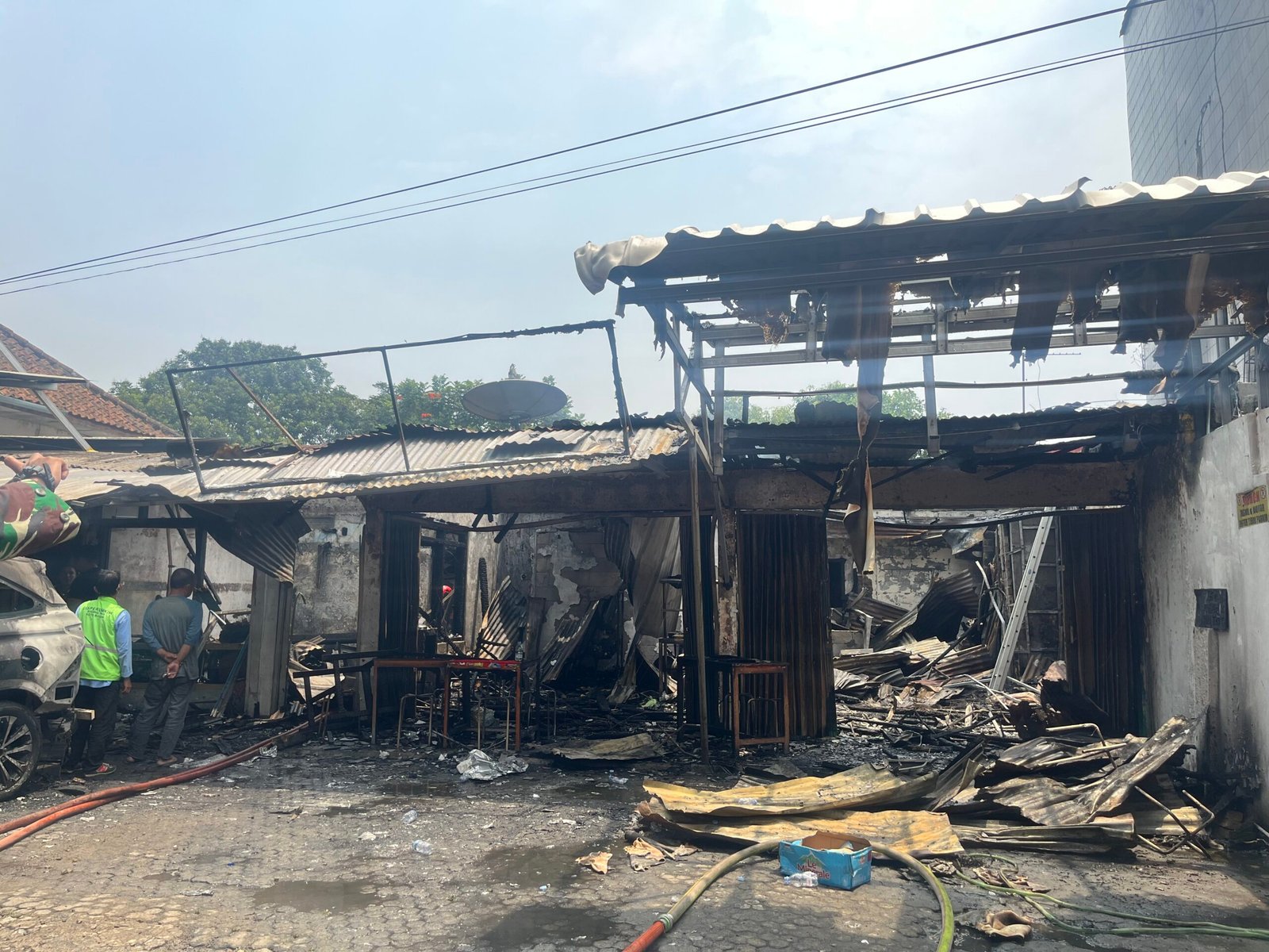Kondisi kebakaran kios warmindo di Jalan Paledang, Kota Bogor, Foto/Adi Wirman Kondisi kebakaran kios warmindo di Jalan Paledang, Kota Bogor, Foto/Adi Wirman